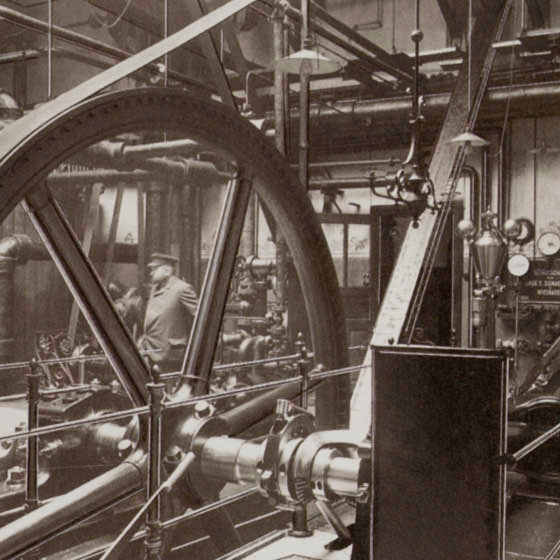 Altes Foto, das einen Teil einer Brauerei zeigt